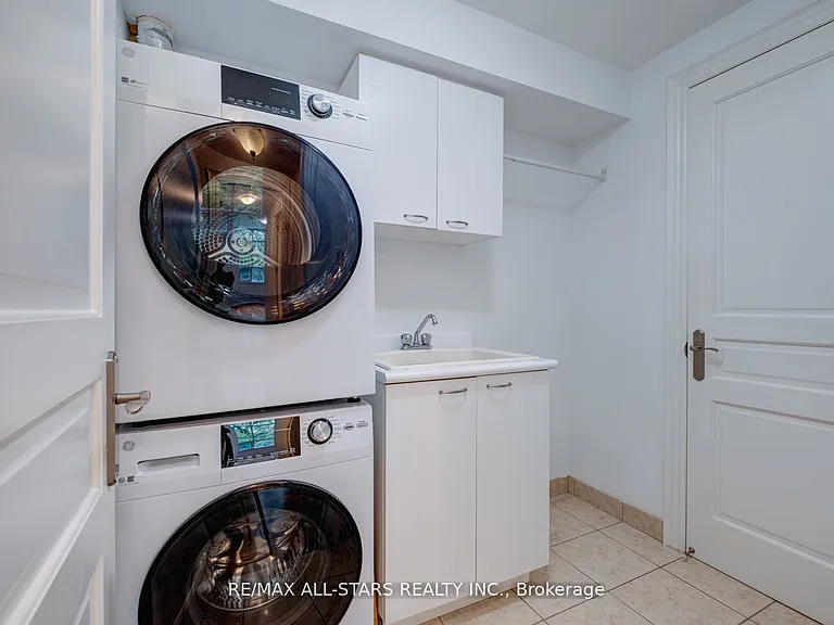 7071 Bayview Ave #211 — Photo 32