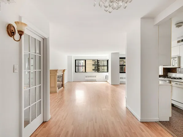 357 E 57th St APT 5D, New York, NY 10022