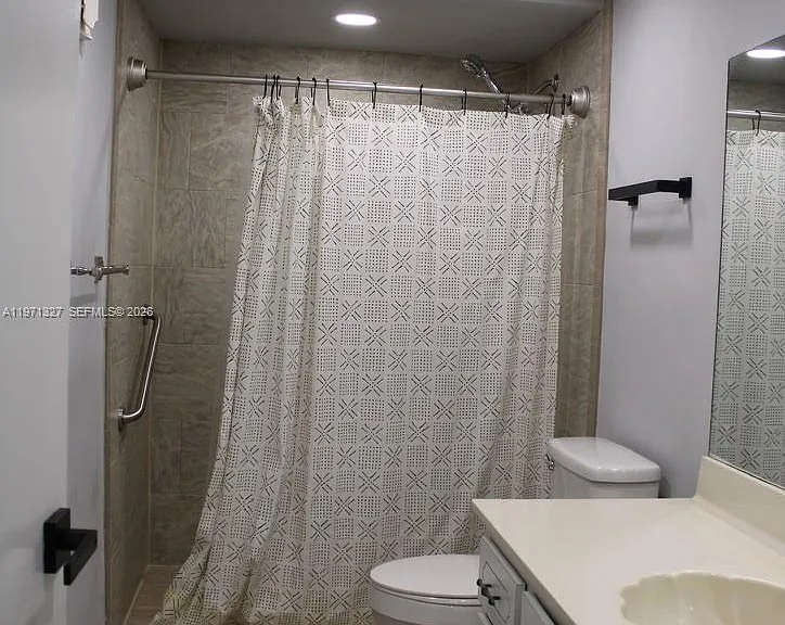 210 Lakeview Dr — Photo 11