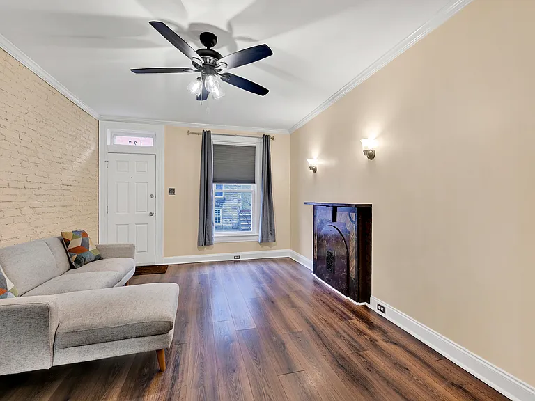 127 N Glover St — Photo 3