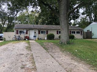 209 Edgebrook Dr, Champaign, IL