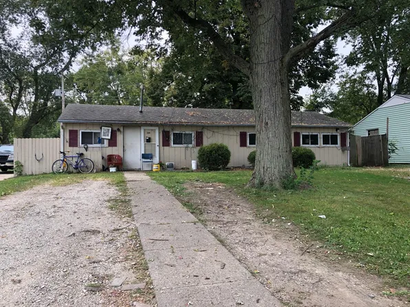 209 Edgebrook Dr, Champaign, IL 61820