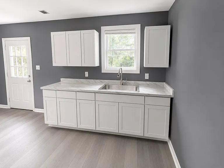 81 Munson Dr — Photo 4