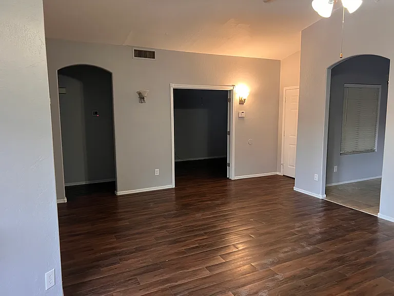 4322 E Milton Dr — Photo 28