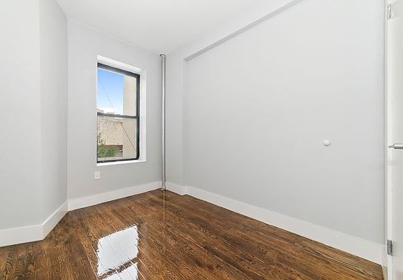 5th image of 244 E 117th St APT 4C