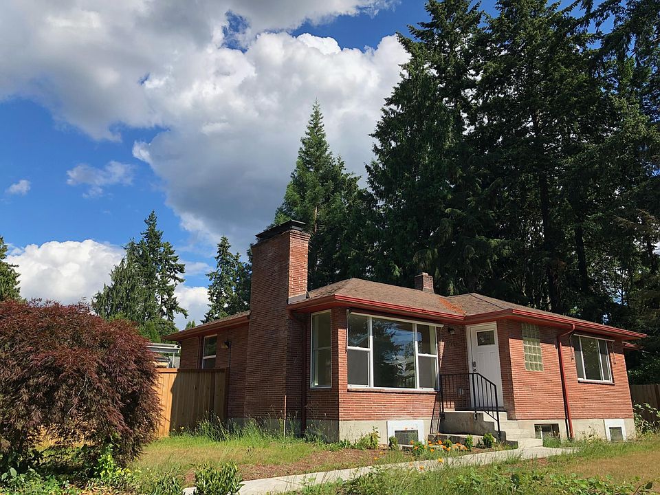 1st image of 11056 15th Ave NE
