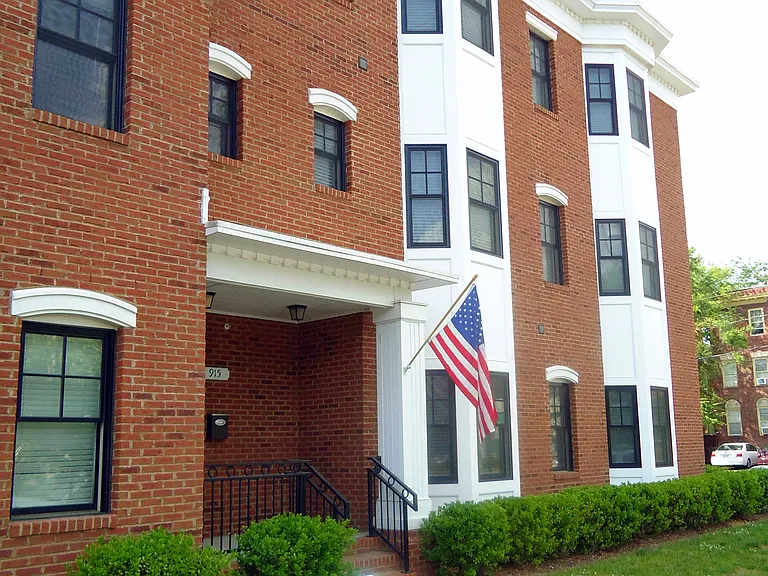 915 Colley Ave #B — Photo 3