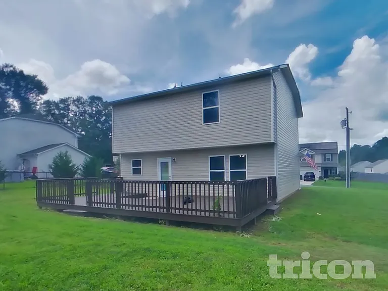 206 Churchill Dr — Photo 14