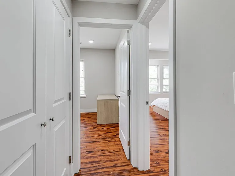 549 Armstrong St #201 — Photo 15