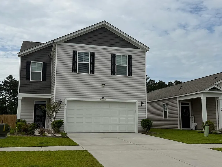742 Ladywood Dr — Photo 2