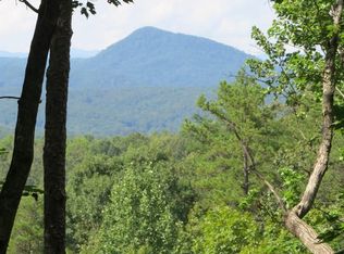 928 Crescent Dr, Toccoa, GA 30577