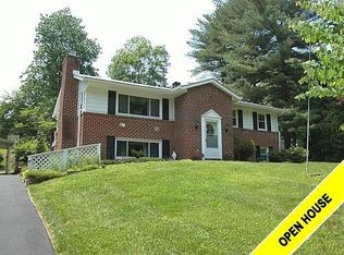 6608 Sunset Dr, Sykesville, MD 21784