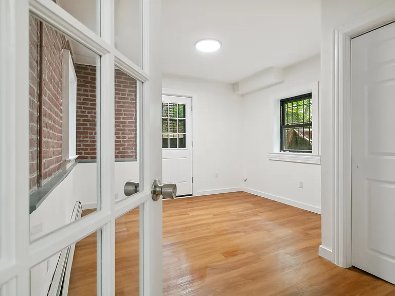 110 Summit Ave #G — Photo 13