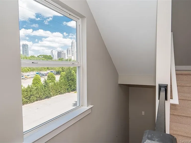 950 Westmere Ave — Photo 15