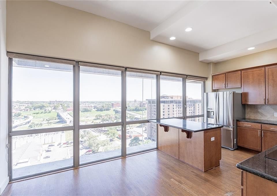 1st image of 600 Admiral Blvd APT 1904