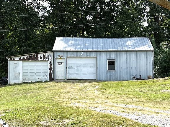 2nd image of 141 Burden Ln