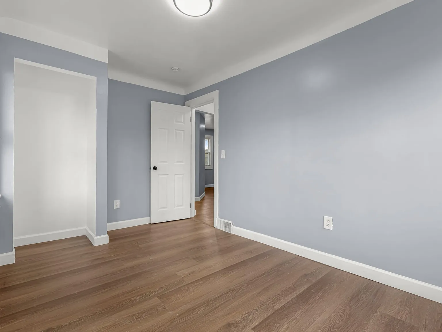 3 bed, 1300 sqft, $2,195 — Photo 4