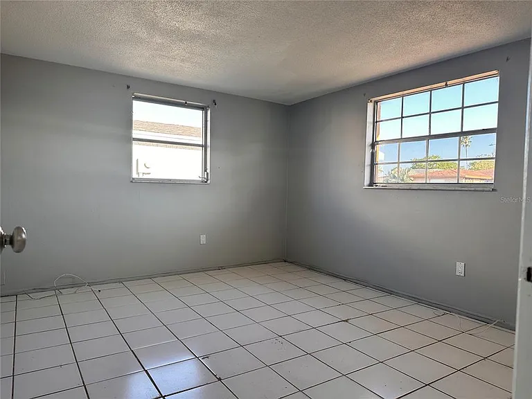 3215 Bright Dr — Photo 6