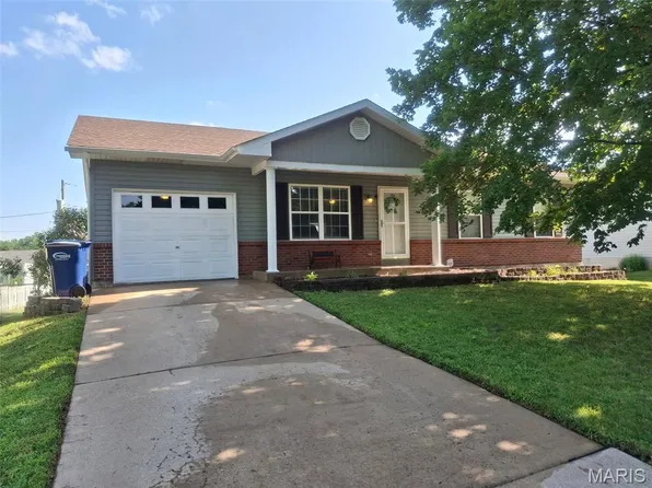 814 Trojan Cir, Troy, MO 63379