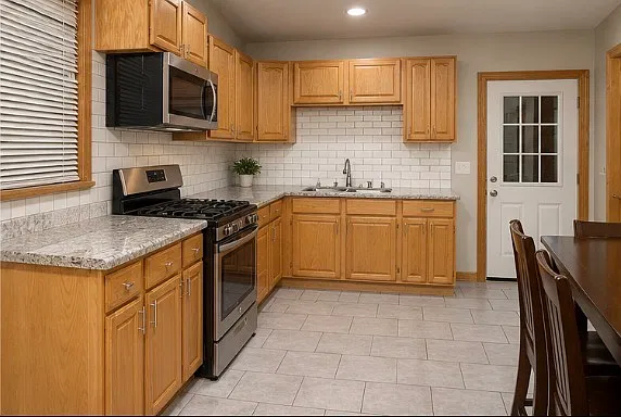 422 W 102nd Pl