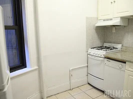 Rented by Bellmarc Realty | media 19