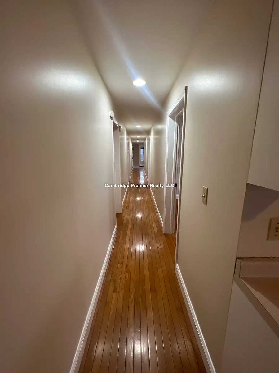Building Photo - 279 Pearl St #2L