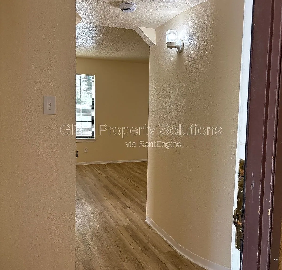 2 bed, 1.0 bath, 750 sqft, $1,100 — Photo 1