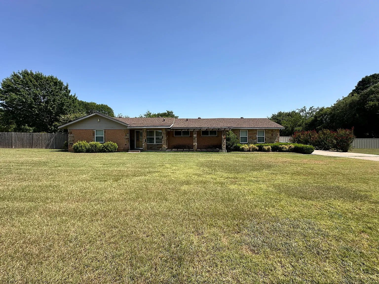 3 bed, 1489 sqft, $2,595 — Photo 1