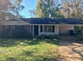 1446 3rd Street Pl SW, Hickory, NC 28602