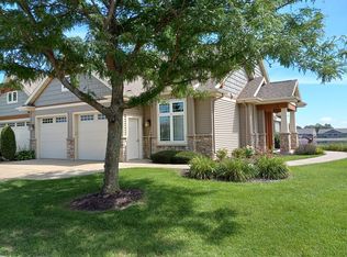 1351 Prairie Lake Cir UNIT 1, Neenah, WI 54956
