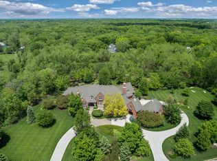 65 Stirrup Cup Ct, St Charles, IL 60174