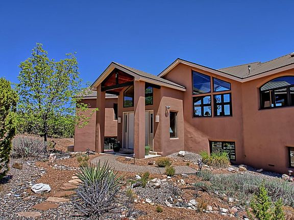 2nd image of 8 La Quinta