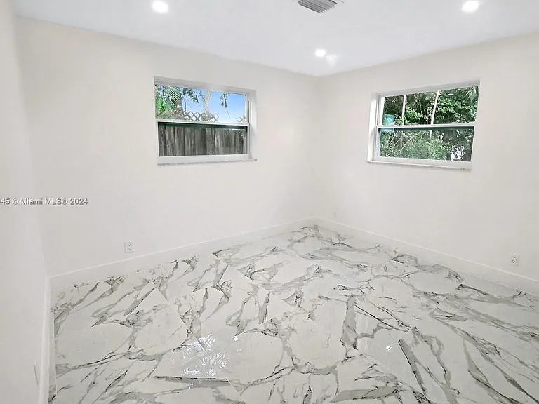 5410 Fillmore St — Photo 19