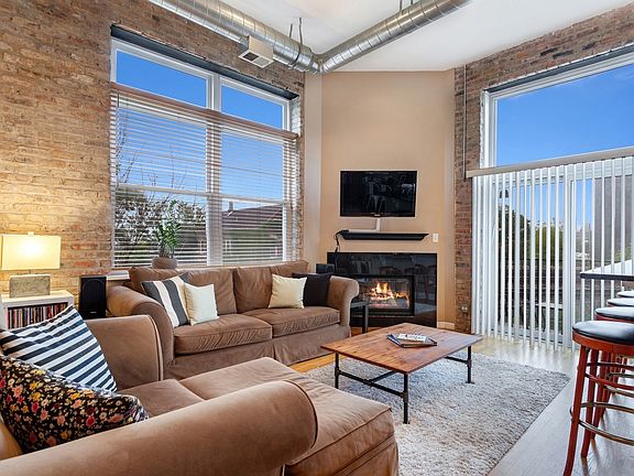 3rd image of 949 N Willard Ct APT 203
