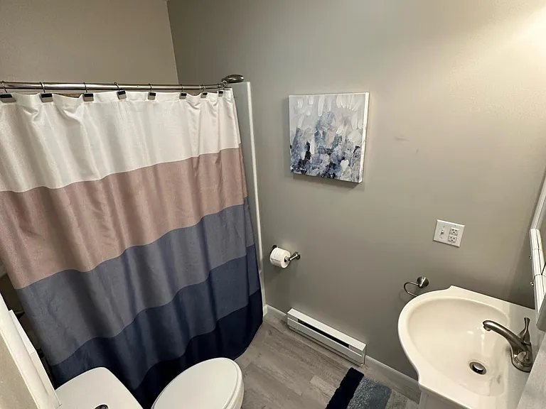 220 W Swayzee St — Photo 8
