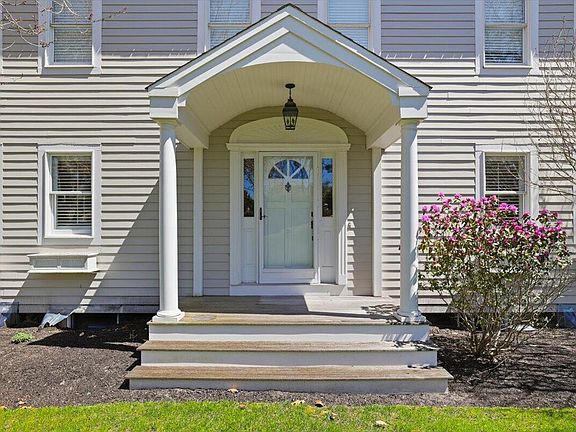 2nd image of 60 Harbor Hill Road