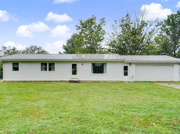 813 S Prairie St, Russell, IA 50238