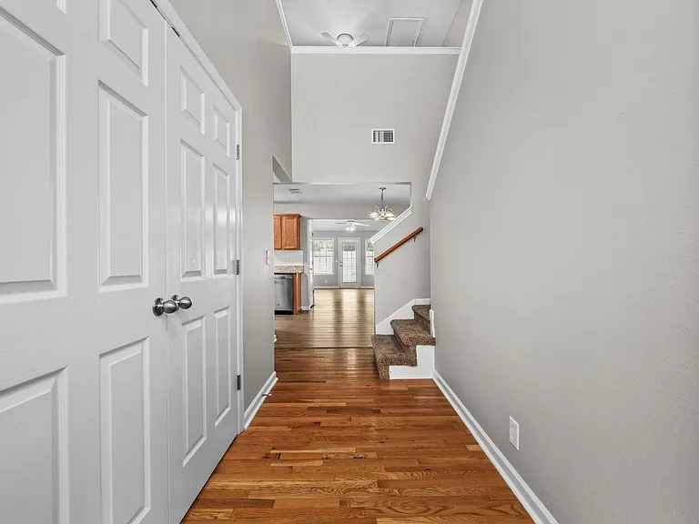 113 Lancaster Gate Pl — Photo 6