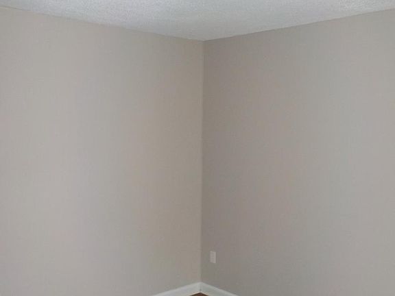 4th image of 3096 Morningview Dr