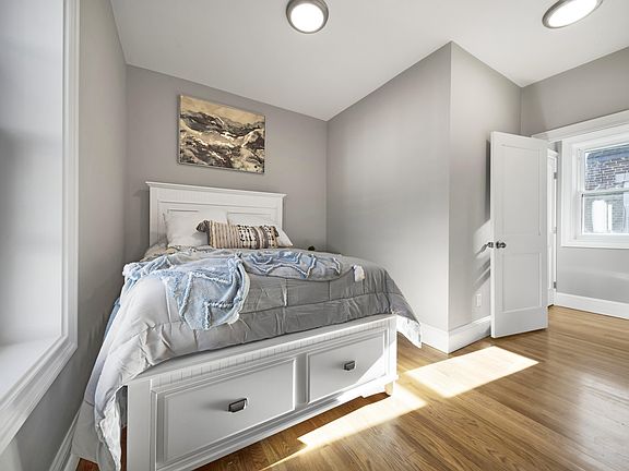 3rd image of 179 Babcock St #Id1010490p