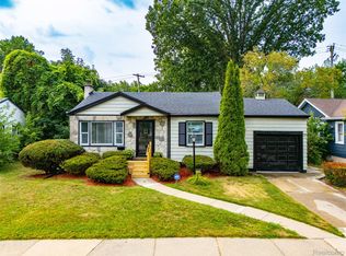 2229 E Eight Mile Rd, Grosse Pointe Woods, MI 48236