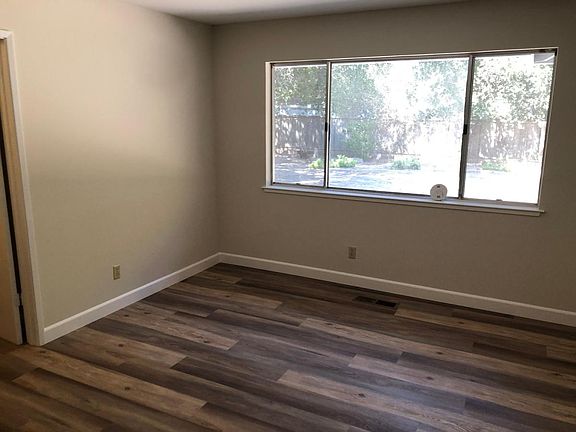 4th image of 13962 Shadow Oaks Way