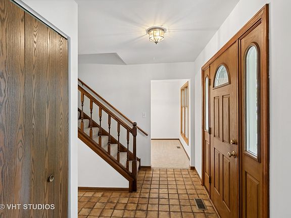 4th image of 930 N Dovington Dr