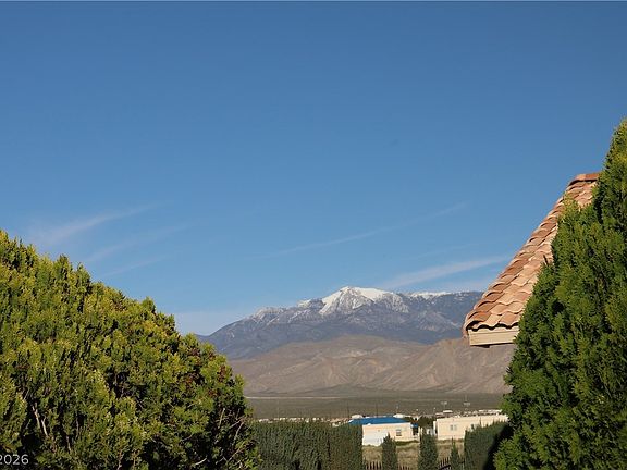 5th image of 3016 Mount Charleston Dr