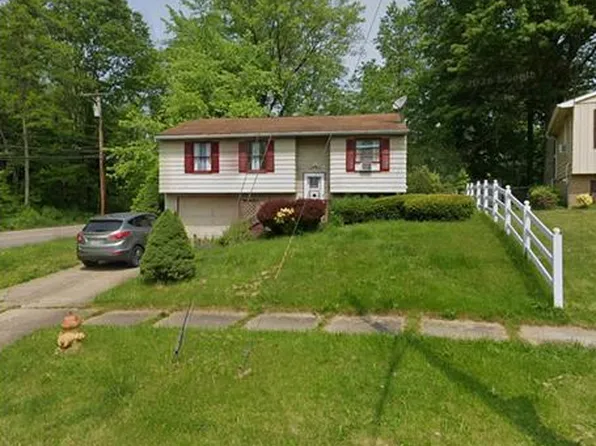3494 Williamsburg St NW, Warren, OH 44485