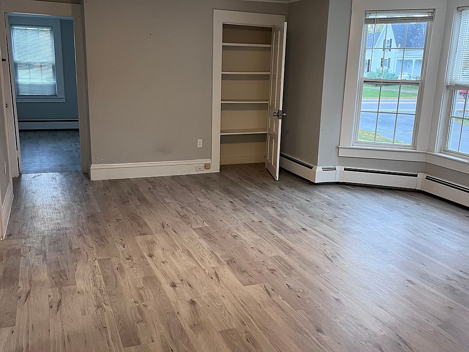 11 Singletary Ave Sutton MA Zillow