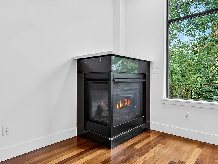 1690 NW Riverscape St — Photo 16