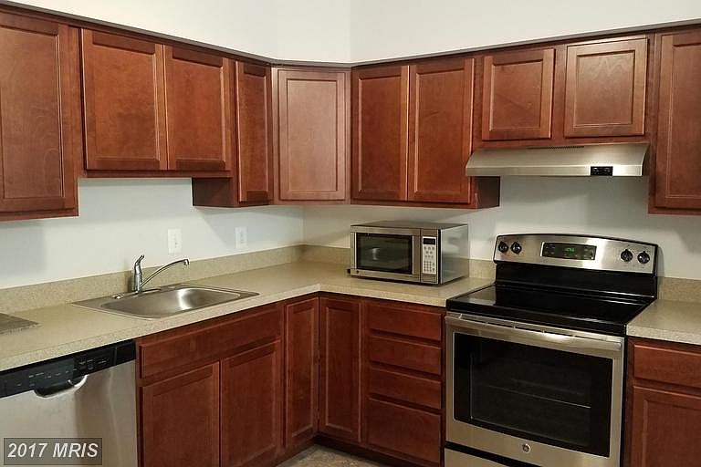 2nd image of 7 Pickering Ct APT 1