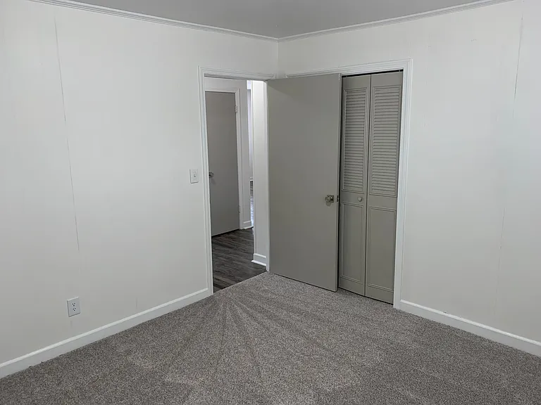 Room 2 (3) Room 2 (3)