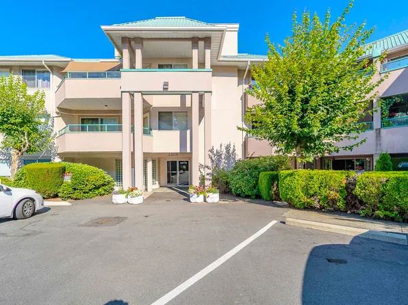 33175 Old Yale Rd #221, Abbotsford, BC V2S 2J4